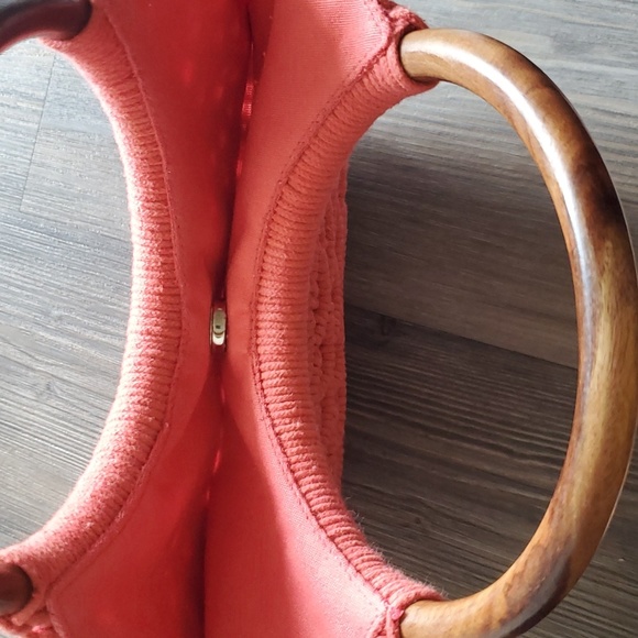 Sigrid Olsen summer clutch macramé bag coral wooden oval handle - Picture 3 of 5